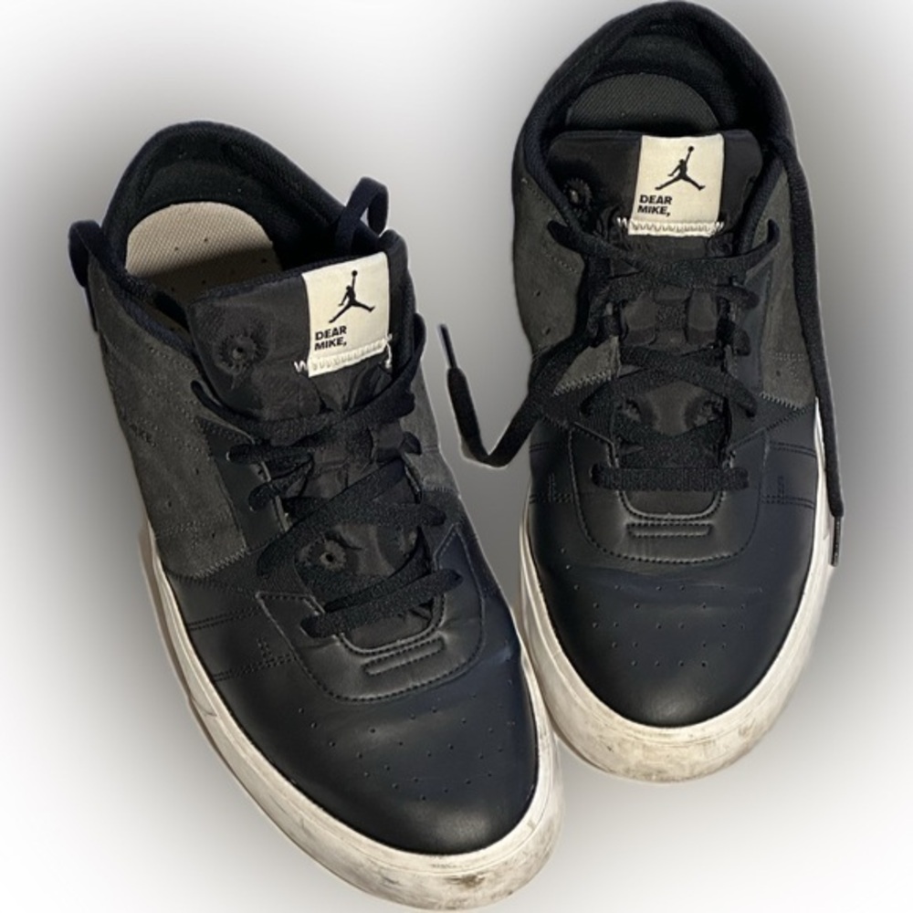 Jordan Series .01 Anthracite Dear Mike size 15
Preowned